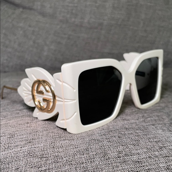 GUCCI 0535 Gold White Leaf Oversized Mask Fashion Sunglasses - Picture 7 of 7